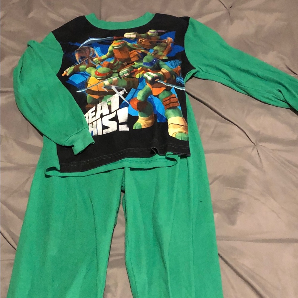 Like new Ninja Turtle fleece pajama set